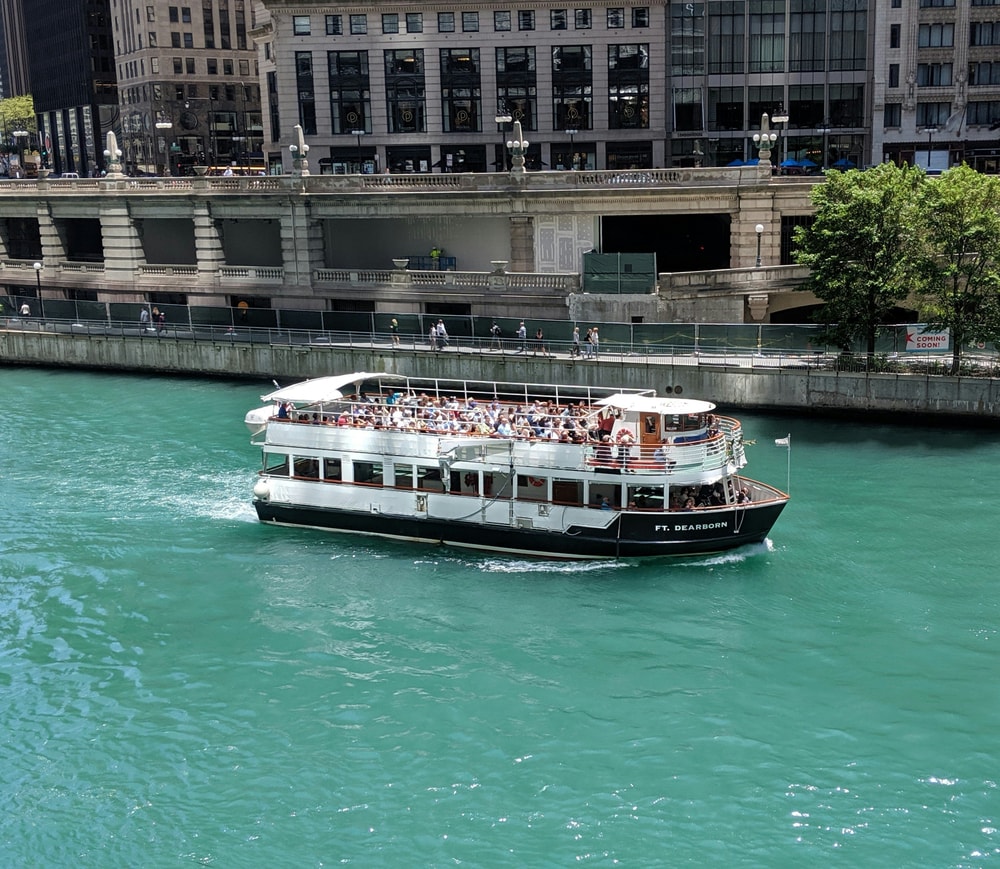 Chicago River Guided Architecture Riverboat Tour in Chicago