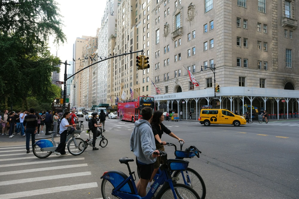 Classic Manhattan Electric Bike Tour in New York City
