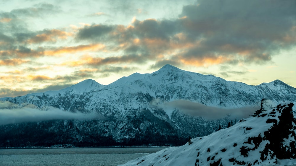 Seward Highway Scenic Drive (Round Trip) in Anchorage