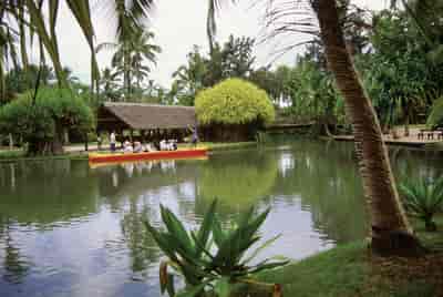 Polynesian Cultural Center and Mini Circle Island Tour with Pearl Harbor